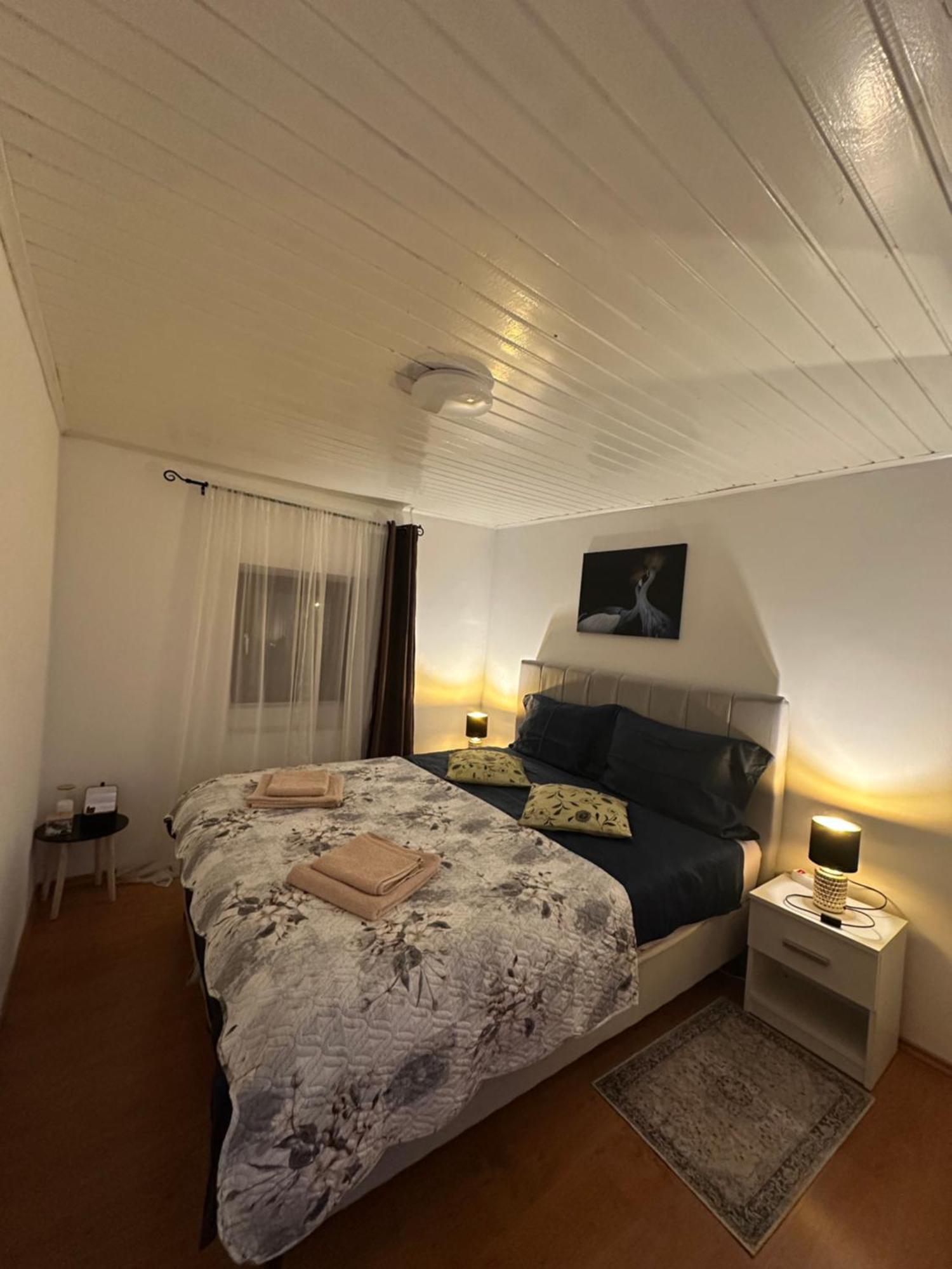 Apartament Mare *